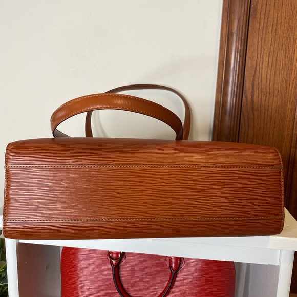 Used - Picture 6 of 11